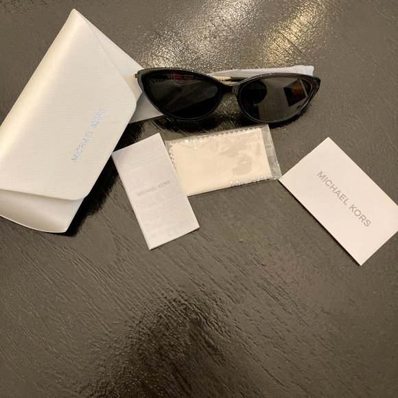 Michael Kors Cat-Eye Sunglasses in Black and Gold NWT - Picture 4 of 8